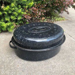 Porcelain antique dutch oven